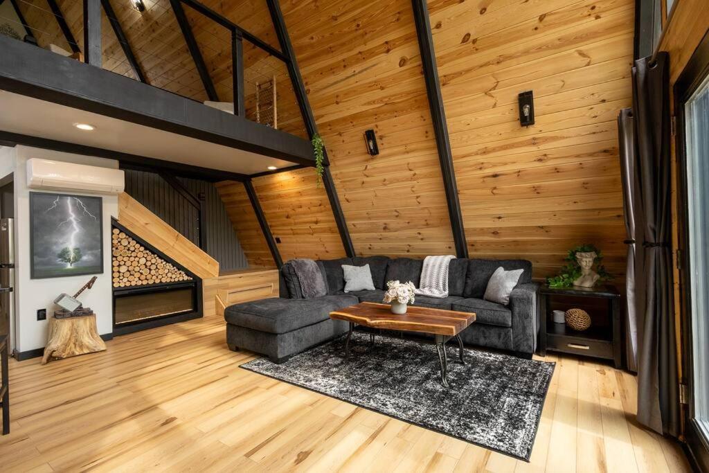 Valhalla Cabins Aframes With Hot Tubs & Sauna Cosby المظهر الخارجي الصورة