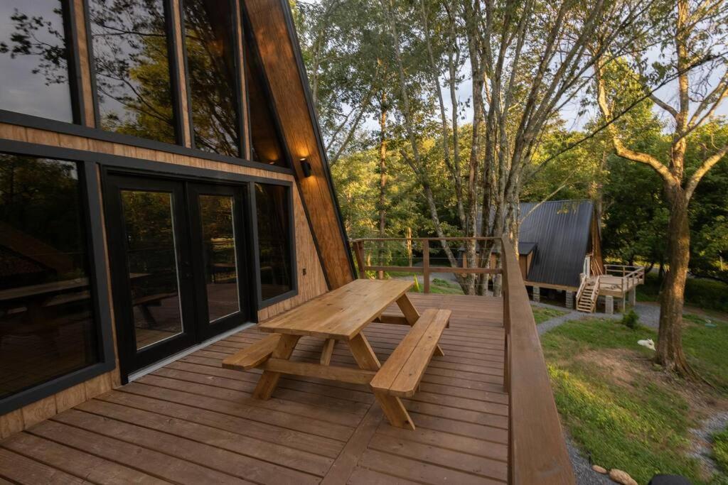 Valhalla Cabins Aframes With Hot Tubs & Sauna Cosby المظهر الخارجي الصورة