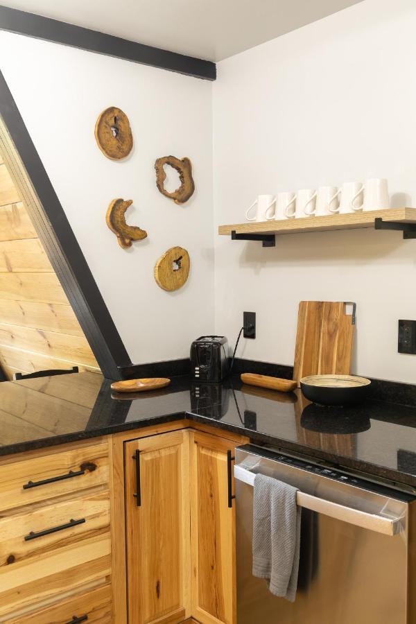 Valhalla Cabins Aframes With Hot Tubs & Sauna Cosby المظهر الخارجي الصورة