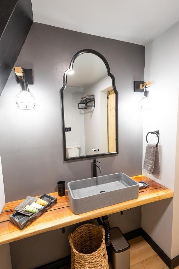 Valhalla Cabins Aframes With Hot Tubs & Sauna Cosby المظهر الخارجي الصورة