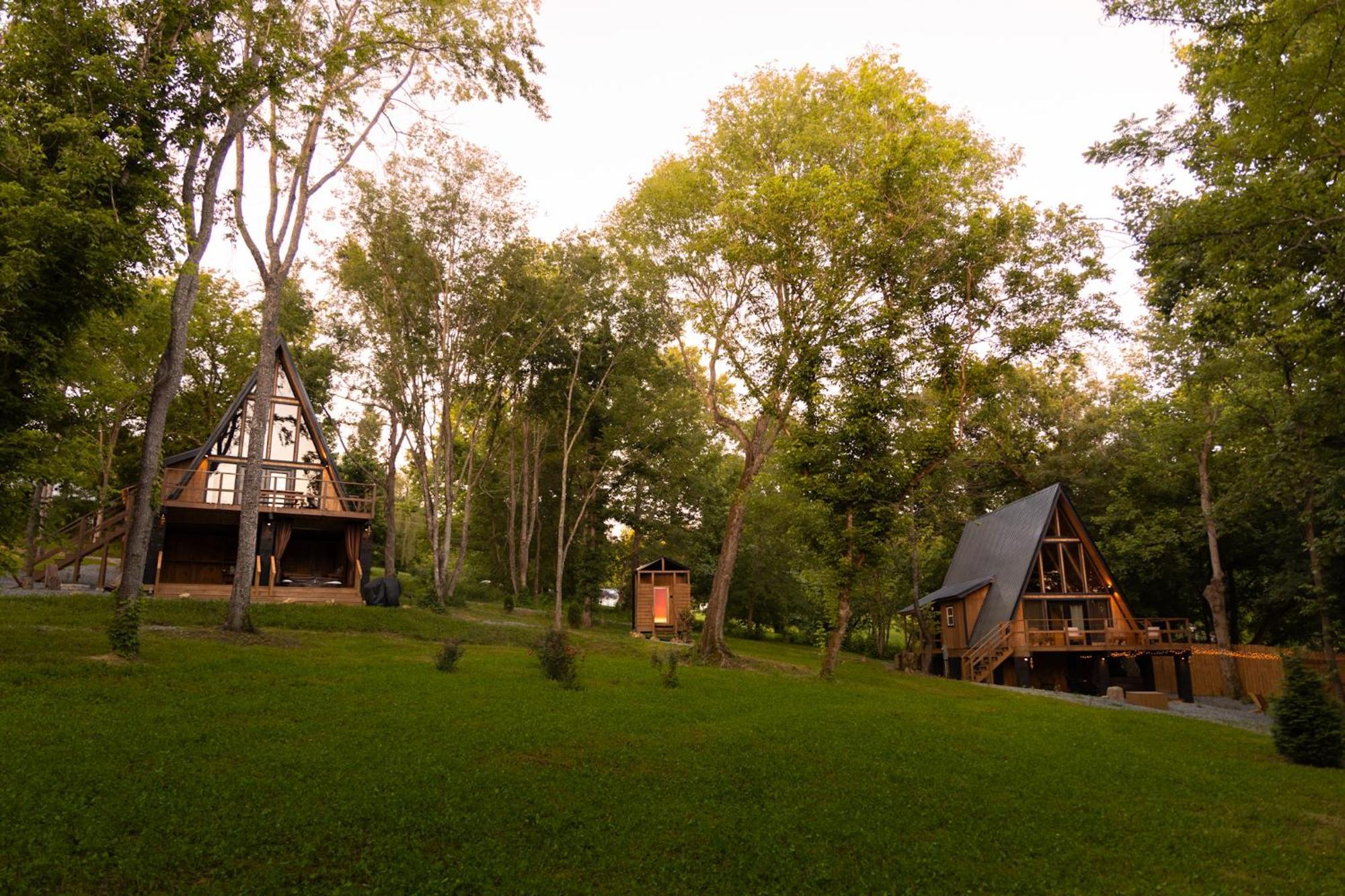 Valhalla Cabins Aframes With Hot Tubs & Sauna Cosby المظهر الخارجي الصورة